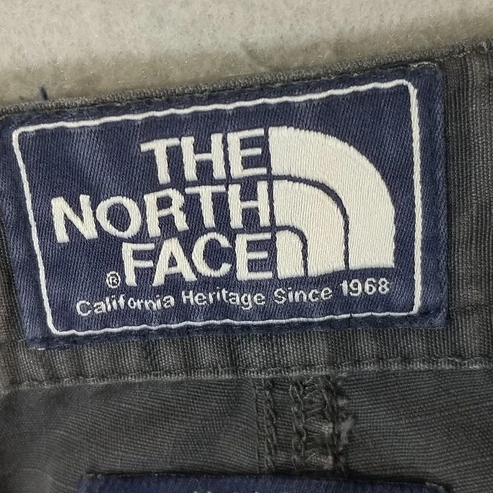 The North Face cargo hiking shorts men's 40x12 gray plaid outdoor adventure